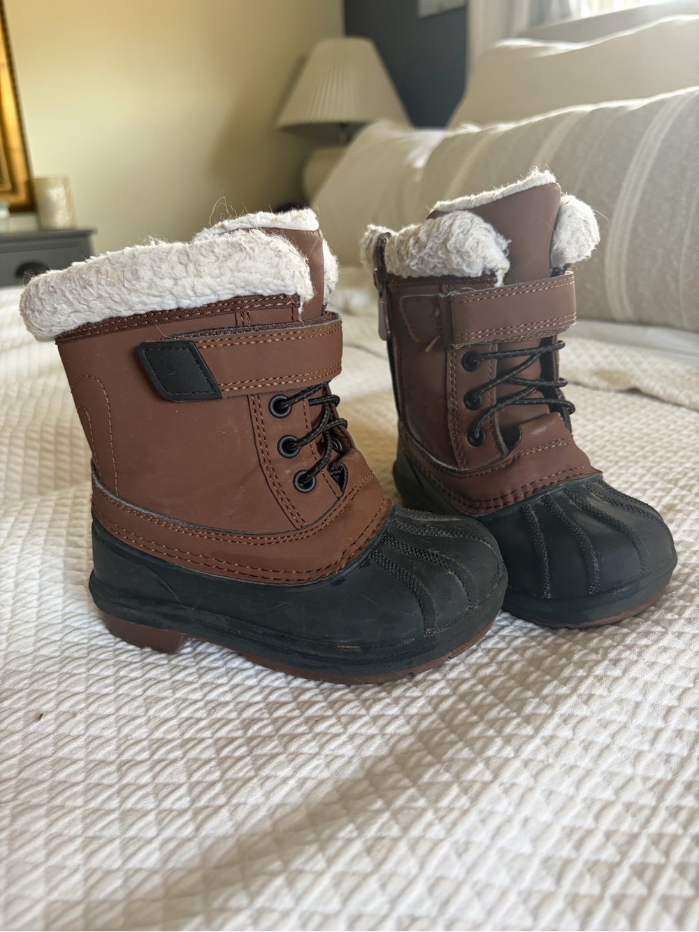 Cat & Jack Brown and Black Kids Rain & Snow Boots with Sherpa Cuff